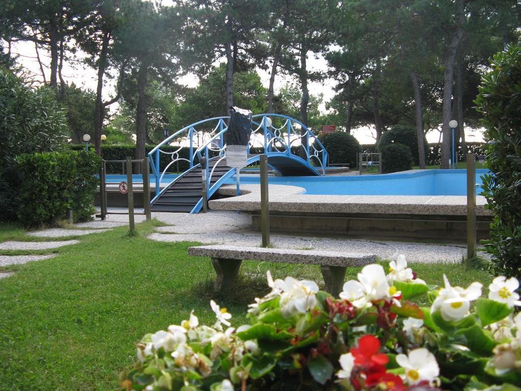 Condominio Cristallo Lignano Sabbiadoro Ngoại thất bức ảnh